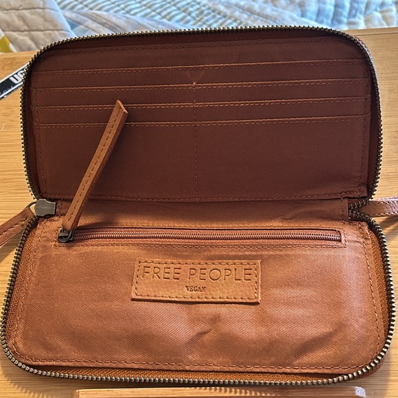 Free People Distressed Vegan Wallet, NWT - Picture 4 of 7
